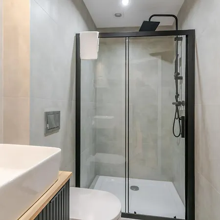 Apartment Krzywa Homely By Bookinghost